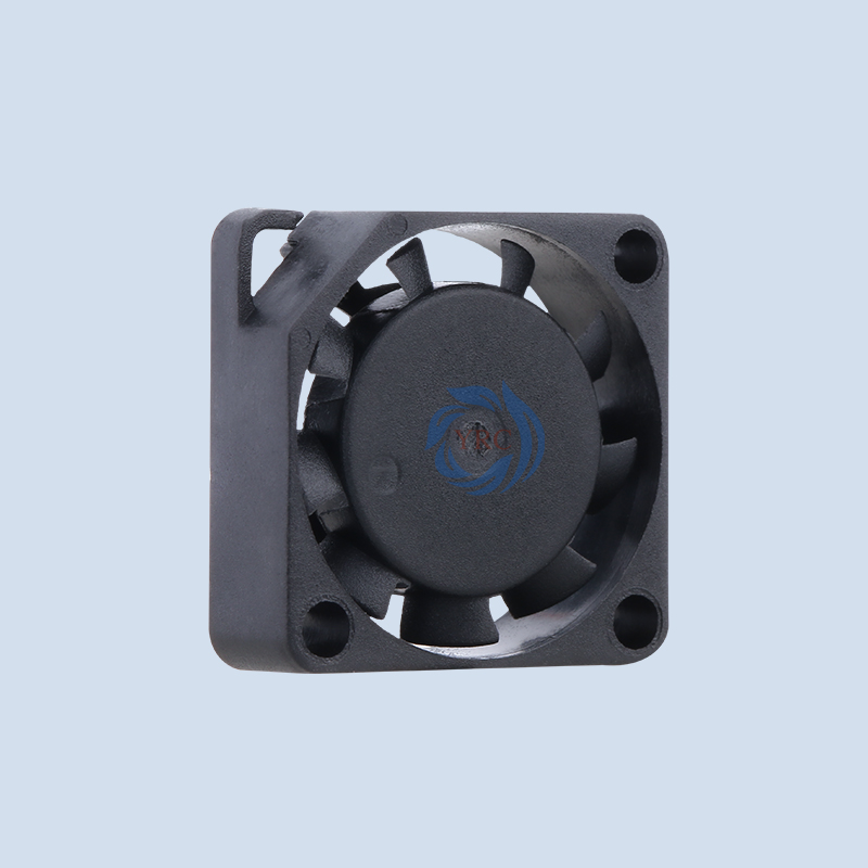 散熱風(fēng)扇外部出風(fēng)口的排風(fēng)效果與哪些因素有關(guān)？